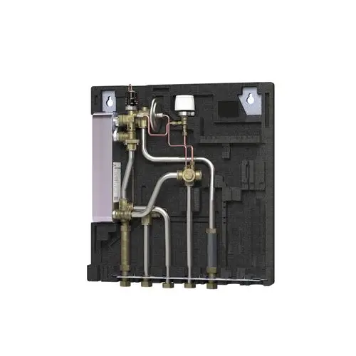 Danfoss Wohnungsstation mit Rohrleitungen und Bauteilen zur Wärmeübergabe, montiert auf einer schwarzen Trägerplatte, ohne Heizungsfunktion.